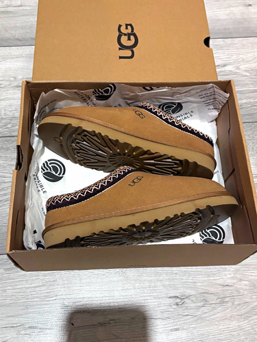 Ugg brown suede - 6,